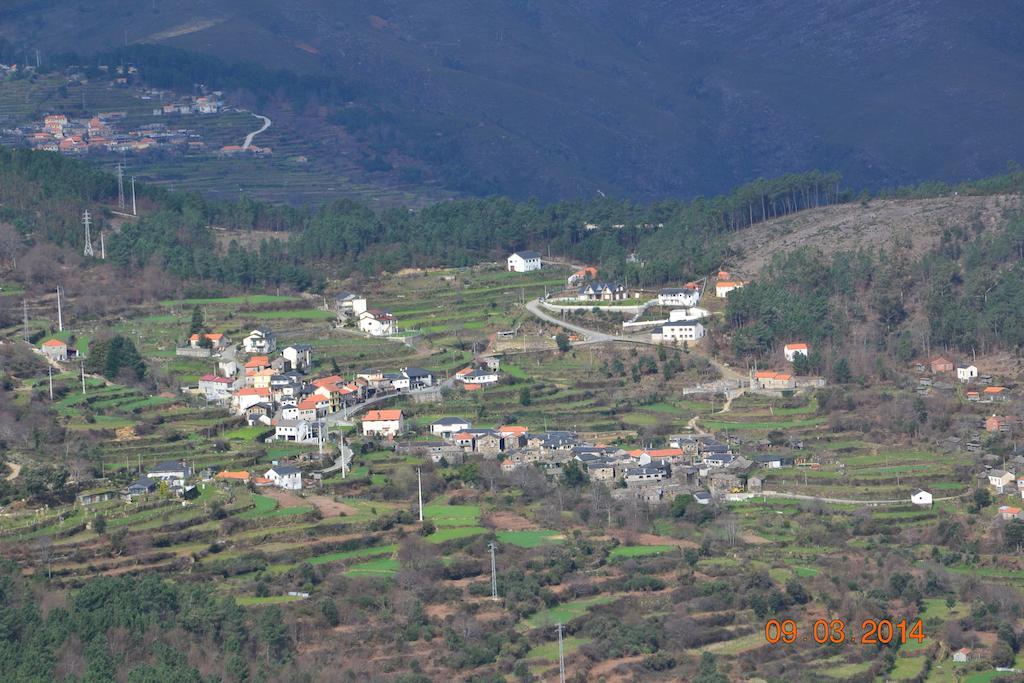 Recantos da Montanha度假屋 Candal  外观 照片